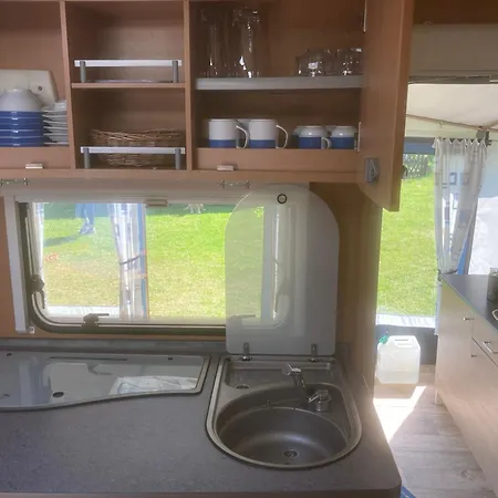 Mietwohnwagen S1 Am Flussufer Kemping