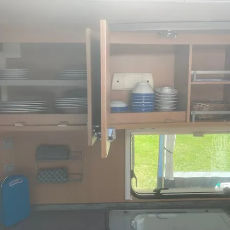 Mietwohnwagen S1 Am Flussufer Kemping
