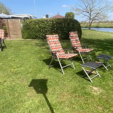 Mietwohnwagen S1 Am Flussufer